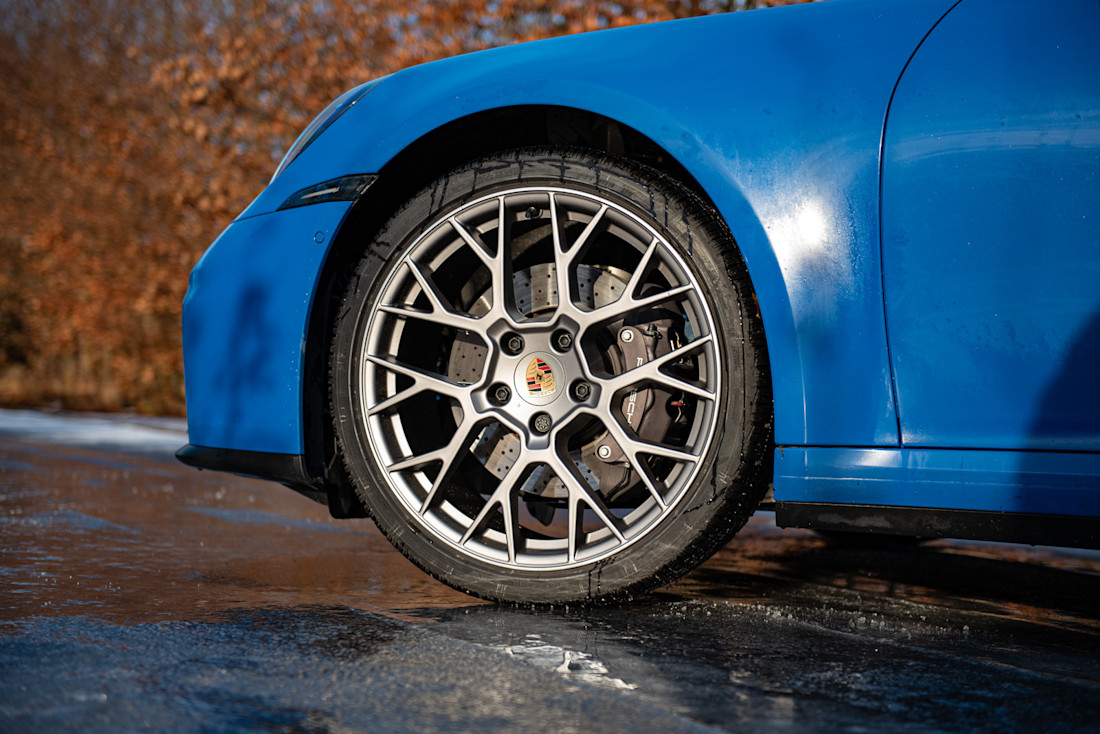 porsche-911-992-2-carrera-2025-vorderrad