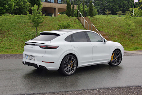 Editorial 2020 porsche caynne coupe turbo 07 dw
