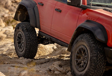 Editorial 2022 ford bronco raptor details 03