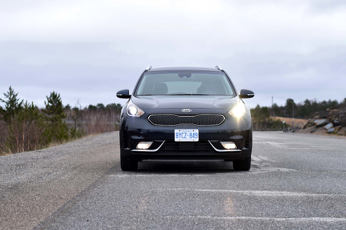 Editorial 2017 kia niro sx touring 02 jp