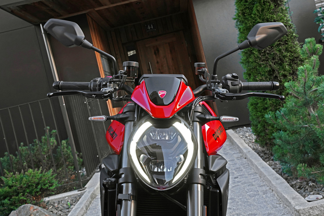 2 ducati-monster-2026-front