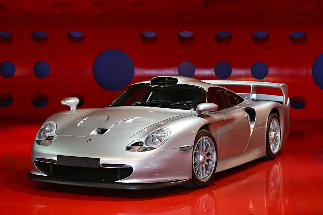 porsche 911 gt1 strassenversion