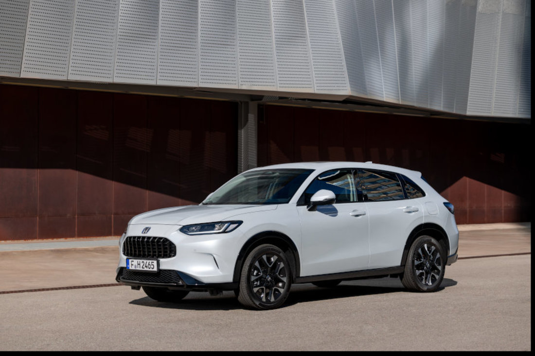 Honda ZR-V White-4.jpg