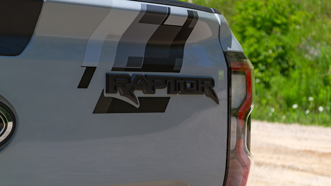 2026 Ford Ranger Raptor v Toyota Tacoma TRD Pro - Comp - KP - 261009 - 14.jpg