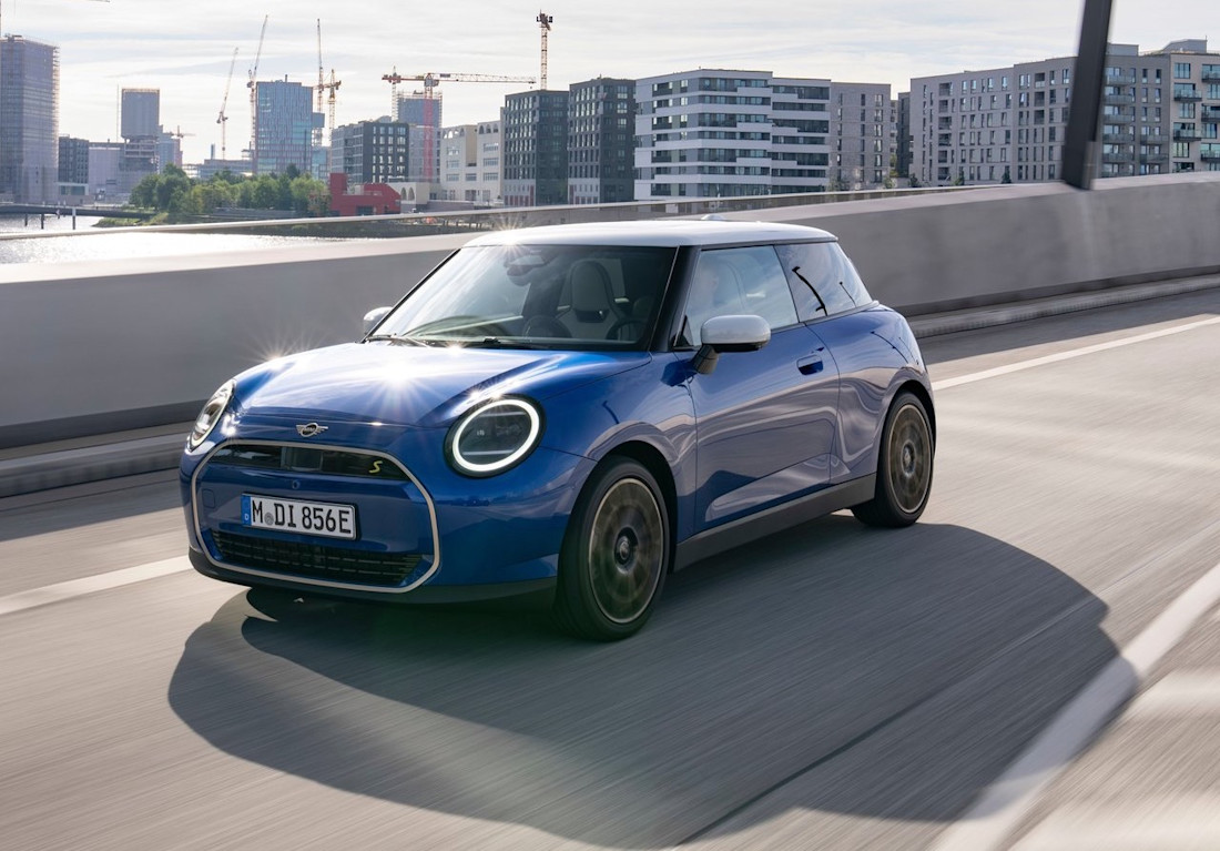 Mini-Cooper SE-2024 2