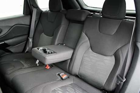 Editorial 2020 jeep cherokee north altitude 37 db fr