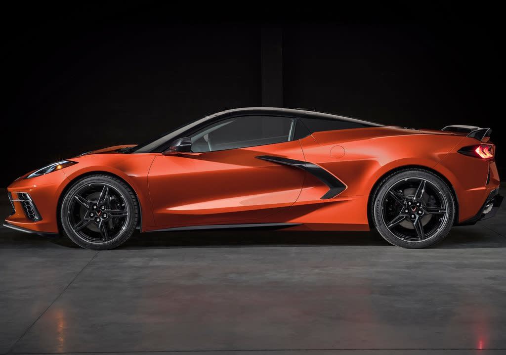 Chevrolet-Corvette_C8_Stingray_Convertible-2020-1024-03.jpg