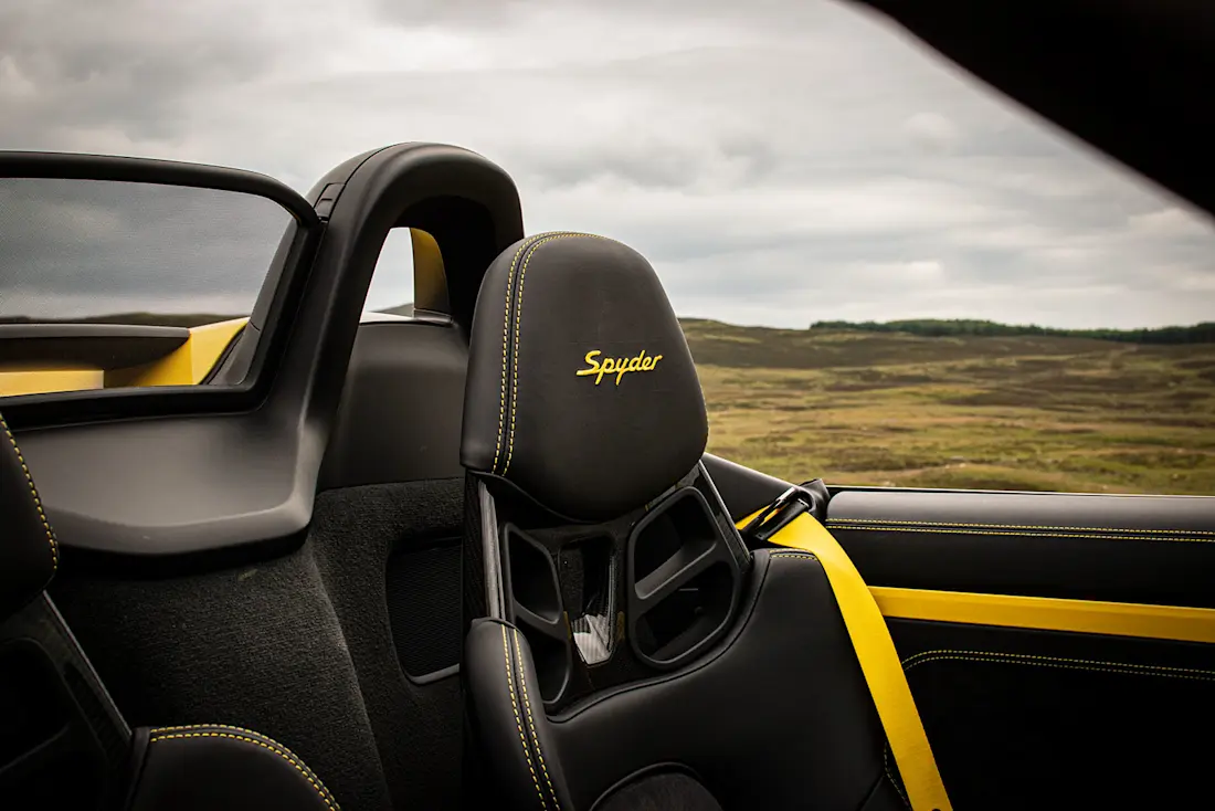 Porsche-718-Spyder-Seats Porsche-718-Spyder-Seats