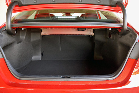 Editorial 2020 toyota camry xse awd 12 sha