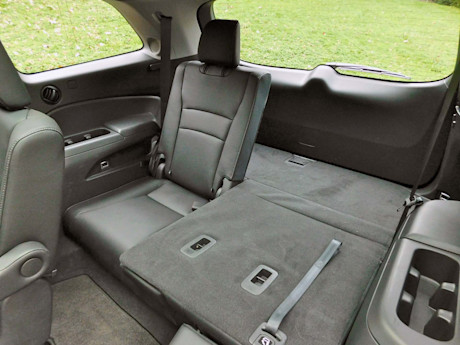 Editorial 2016 honda pilot touring awd sh 17