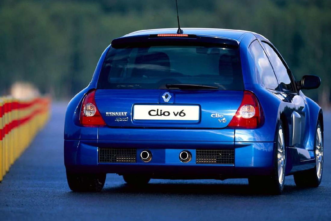 Renault-Clio_V6_Renault_Sport-2003-1280-d349d9e3df0a1885b601c62ac006d2ee57.jpg