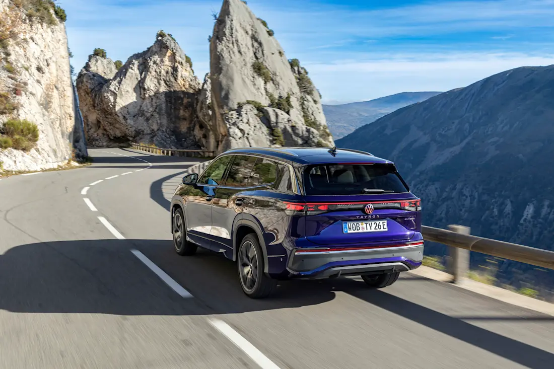 DB2025AU00015 large DB2025AU00015 large