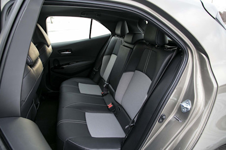 Editorial 2019 toyota corolla hatchback xse 10 jw