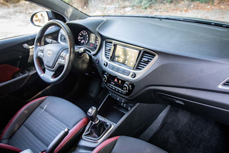 Editorial 2018 hyundai accent 5 door gls manual 16 bm