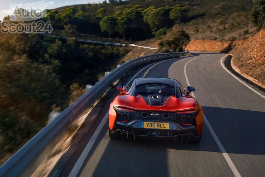 McLaren-Artura-2022-1280-18 (2) McLaren-Artura-2022-1280-18 (2)