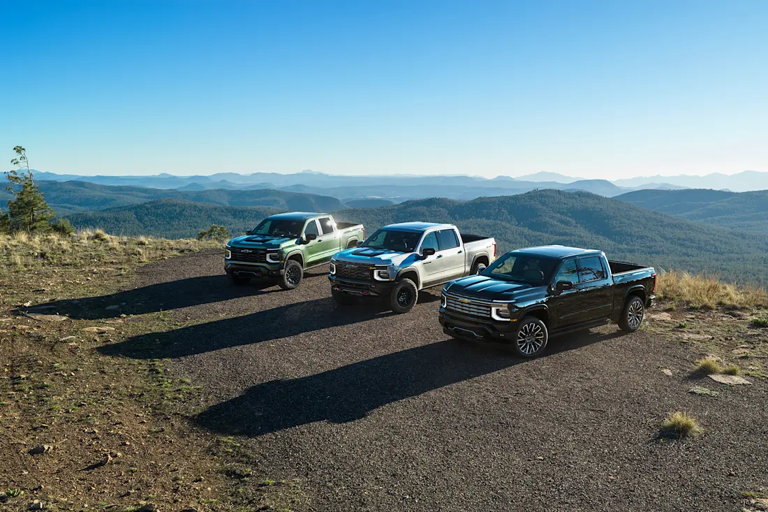 MY27 Chevrolet Silverado Pack Shot HERO