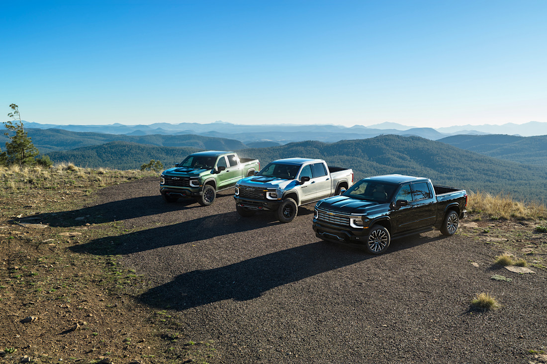 MY27_Chevrolet_Silverado_Pack Shot_HERO.jpg