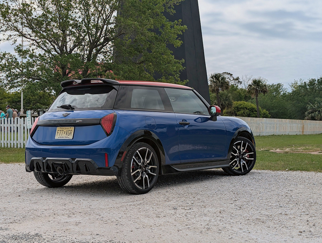 Editorial 2025 mini cooper jcw 3door fd sbe 250410 1