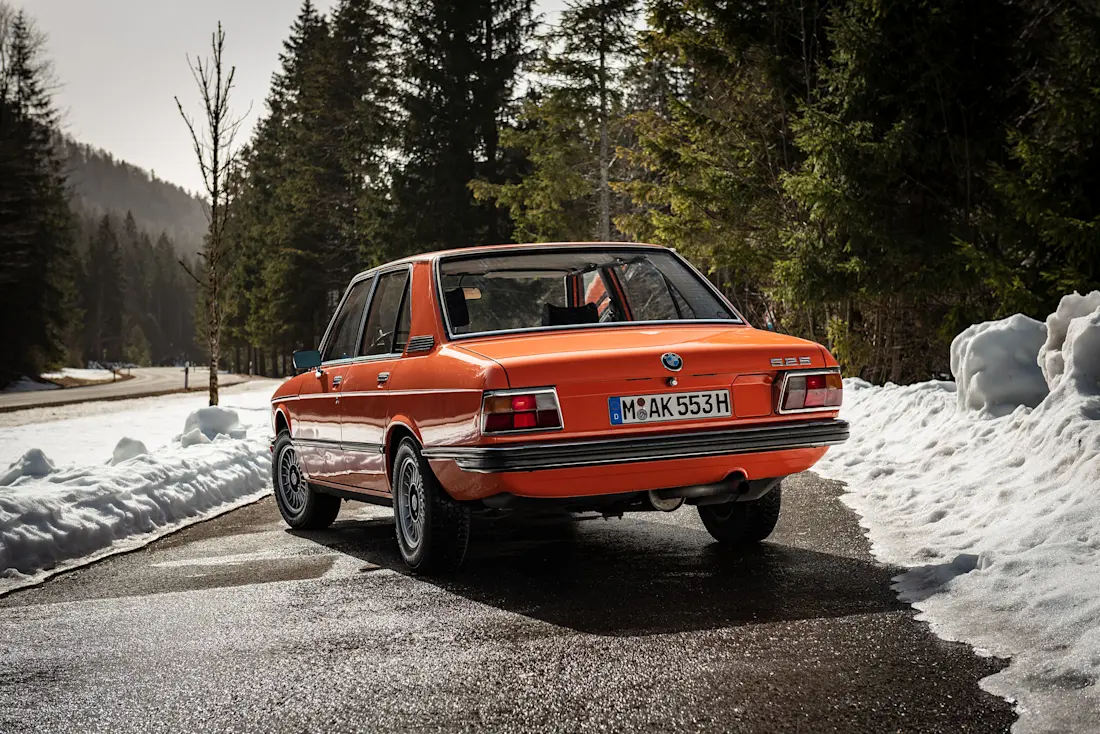 BMW-525-E12-Inka-Rear-End