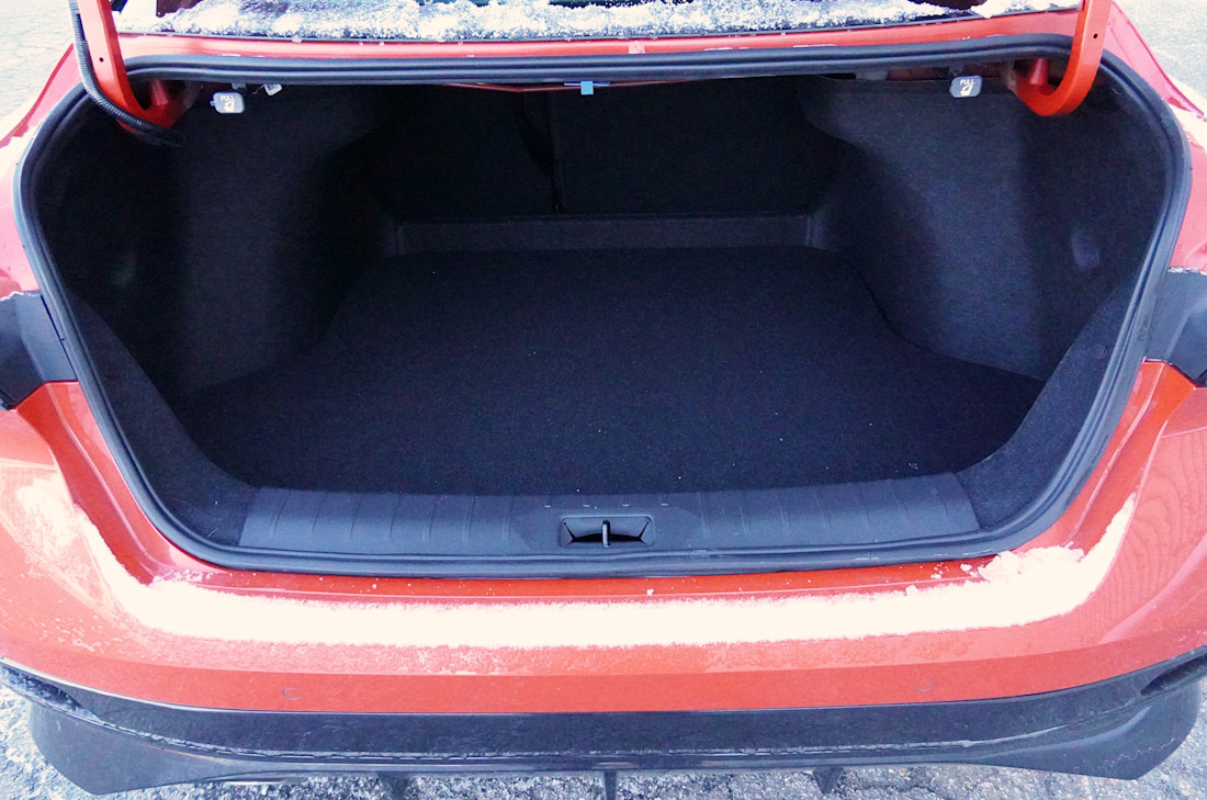 2026 Nissan Sentra SR - TD - VA - 260327 - 19.jpg