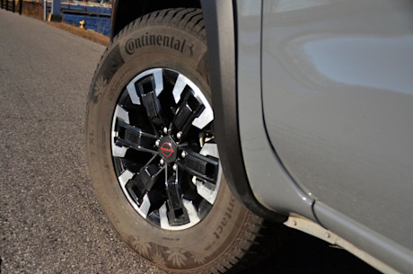 Nissan Frontier PRO-4X 2022 : essai routier Body Image