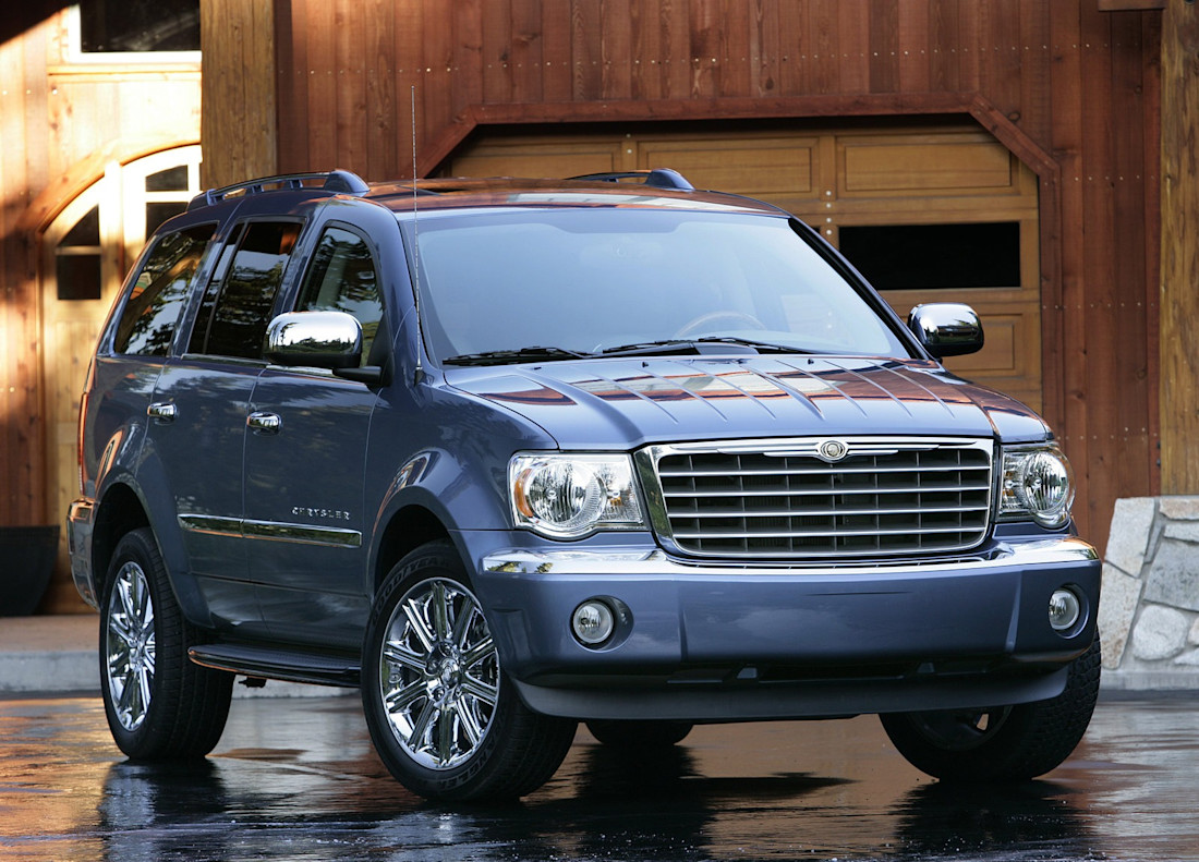 chrysler-aspen-front