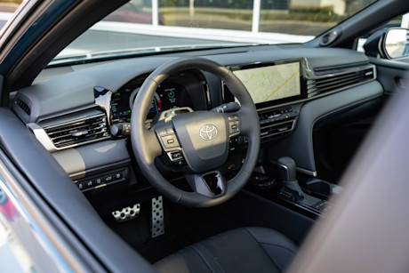 Editorial 2025 toyota camry vs honda accord comp jw 240918 39