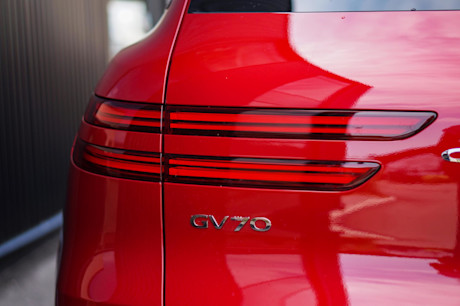 Editorial 2022 genesis gv70 35t sport plus awd 19 jl