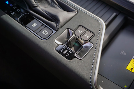 Editorial 2024 lexus gx 550 fd 240201 23 di