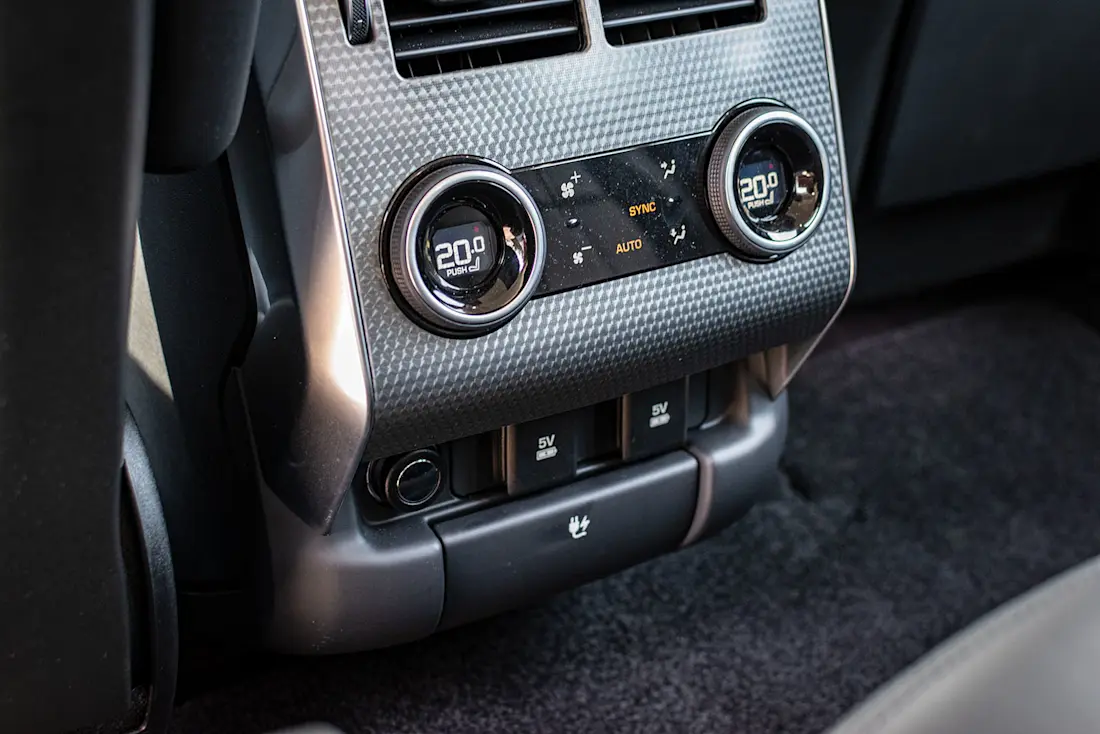 Range-Rover-Sport-P400-HST-Climate
