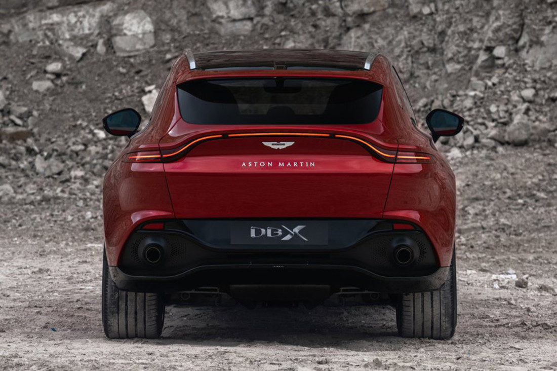 Aston_Martin-DBX-2021-1024-14.jpg