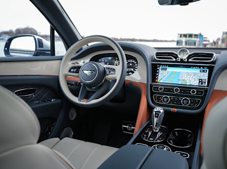 Bentley_Cockpit-detail