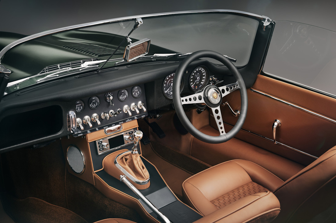 Jaguar-E-Type-Series-I-2024 (2).jpg