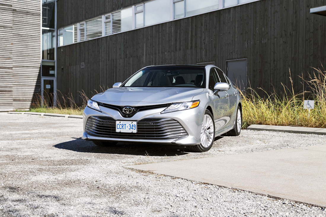 Editorial 2018 toyota camry xle v6 03 jw