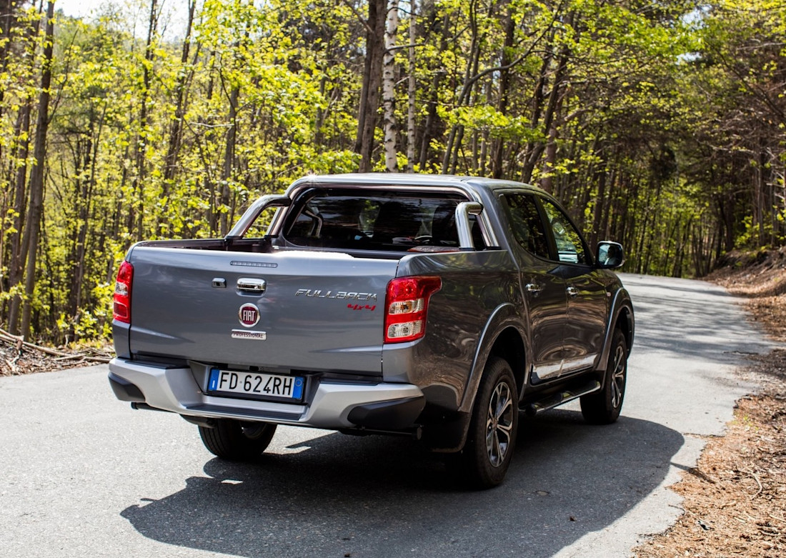 fiat-fullback-back