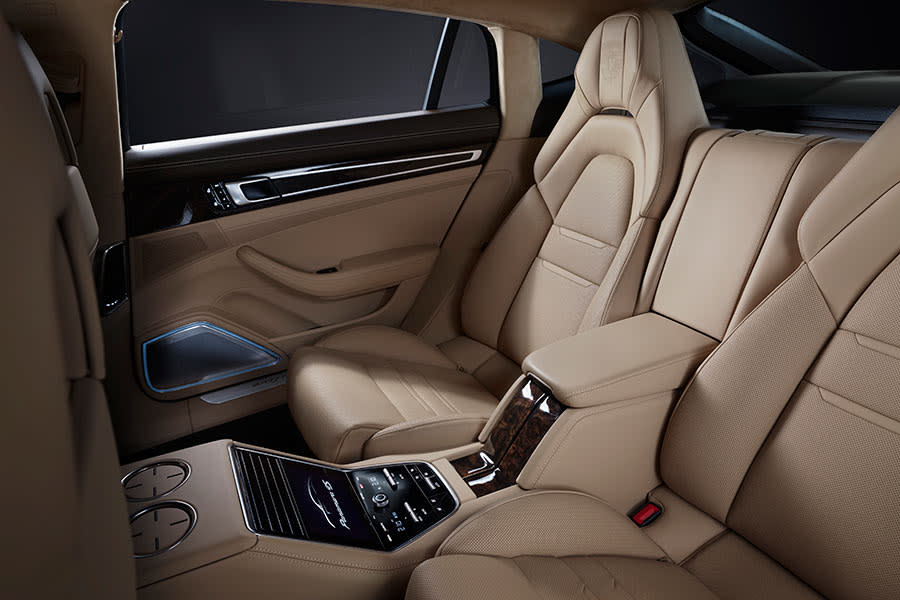 Interior Porsche Panamera 2021 (4).jpg