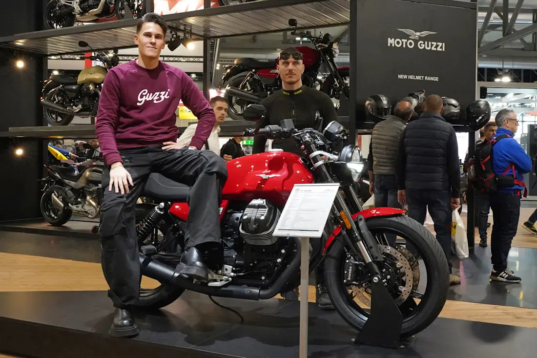 14 eicma-2025 moto-guzzi-v7-sport