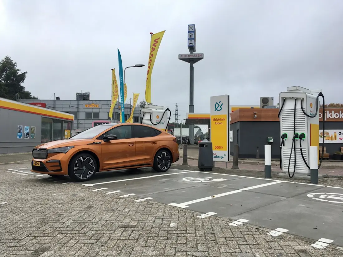 That also works! Fast charging with Skoda Enyaq Coupé iV is faster in practice than in the folder That also works! Fast charging with Skoda Enyaq Coupé iV is faster in practice than in the folder