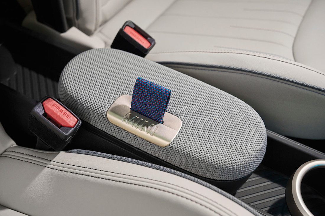 interior-mini-cooper-electrico-2024 (4).jpg