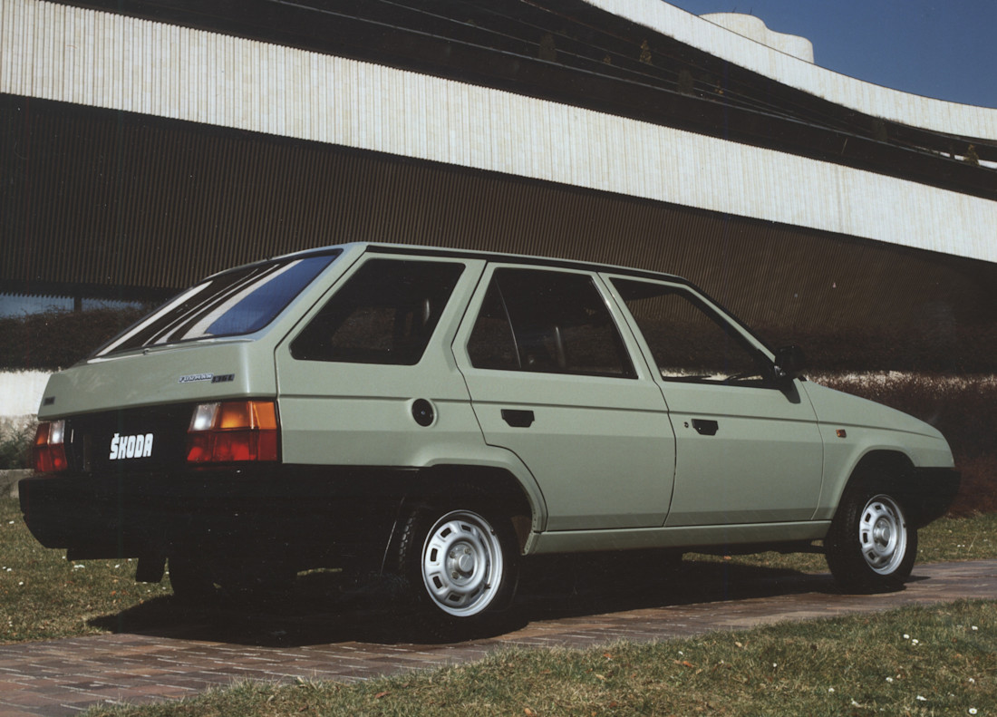 skoda-forman-back
