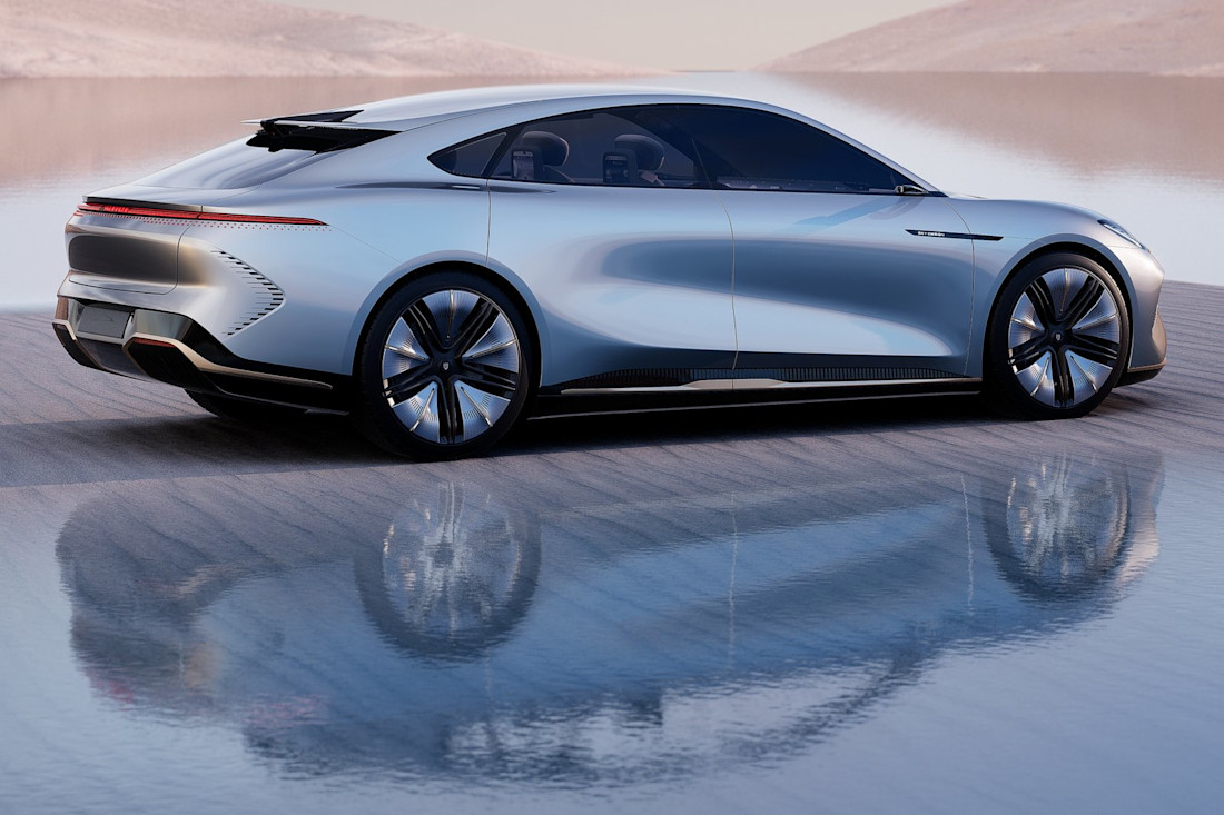 skyhome-berlina-electrica-china-2023 (9).jpg