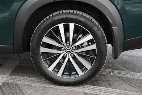 Editorial 2024 nissan pathfinder platinum td 240226 09 jm