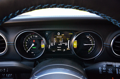 Jeep Wrangler Rubicon 4xe 2021 : essai routier Body Image