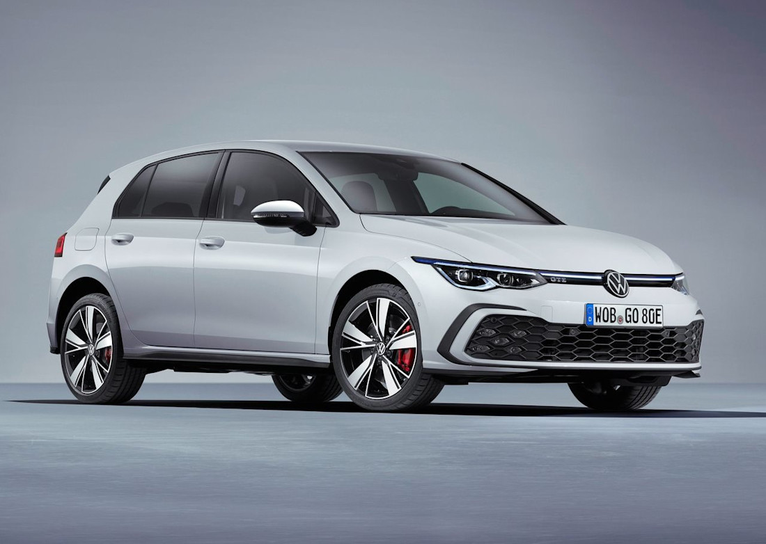 Volkswagen-Golf_GTE-2021-1280-01.jpg