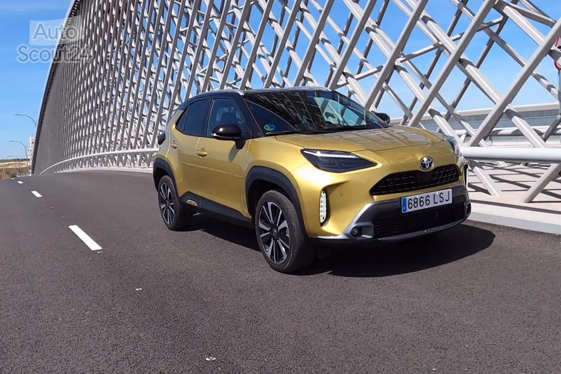 32 toyota yaris cross rodando1 32 toyota yaris cross rodando1