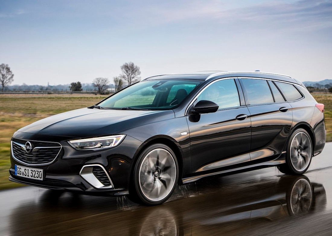 Opel-Insignia_GSi_Sports_Tourer-2018-1280-0b.jpg