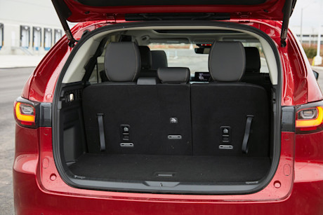 Editorial 2024 mazda cx 90 phev gs l td 240229 23 jk