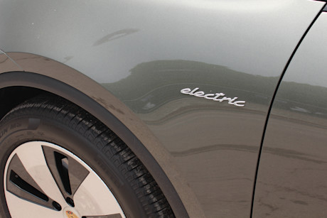 2025 Porsche Macan Electric Review Image