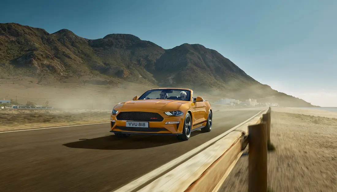 Ford Mustang CS (2022) rijdend, vooraanzicht Ford Mustang CS (2022) rijdend, vooraanzicht