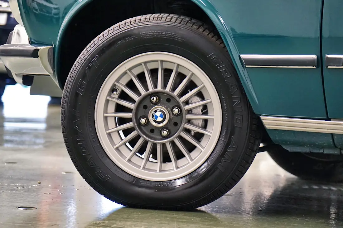 Editorial 12 mvl leasing 1972 bmw 2002tii